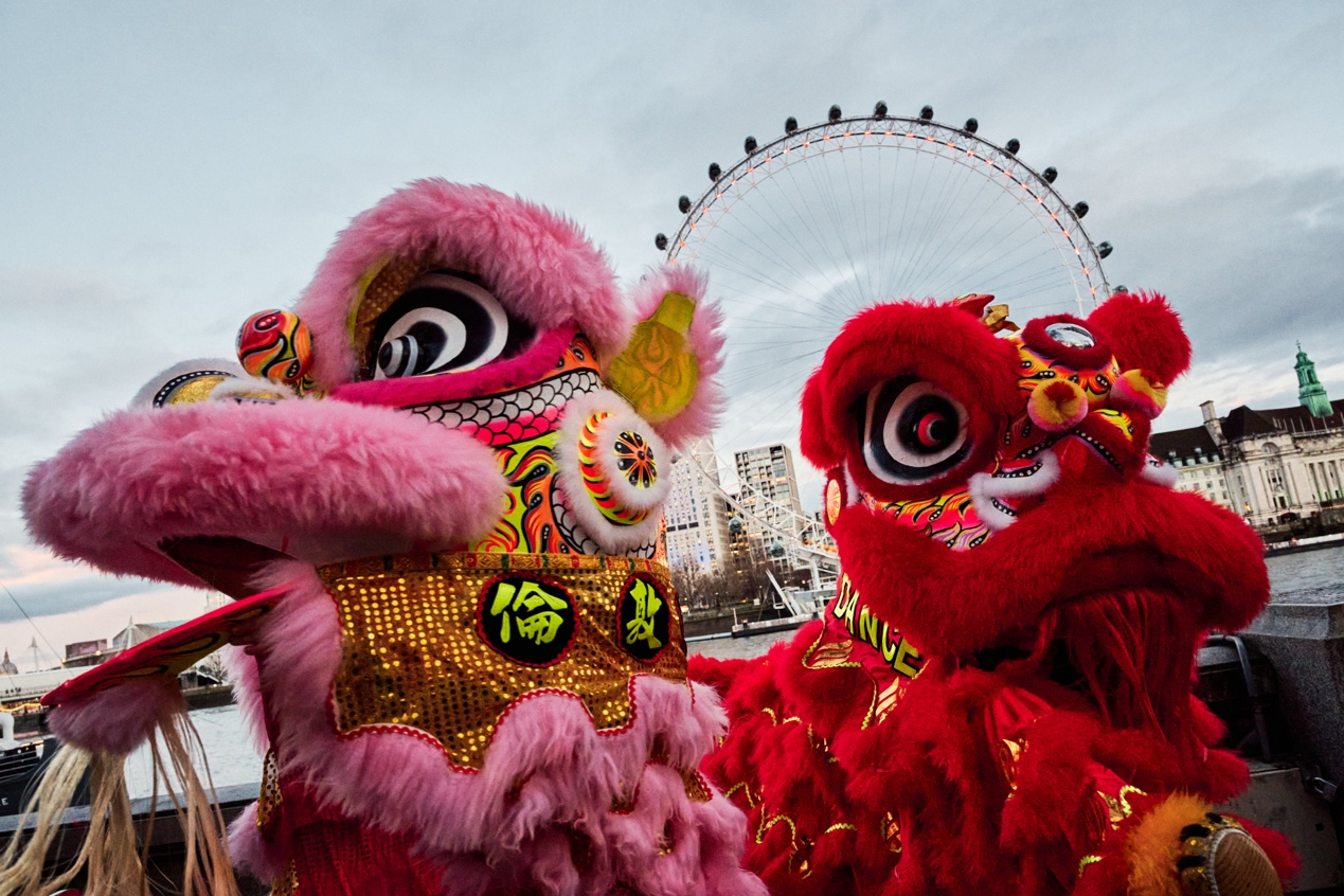 伦敦眼亮灯庆祝马年新春现场。杨浩鹏摄