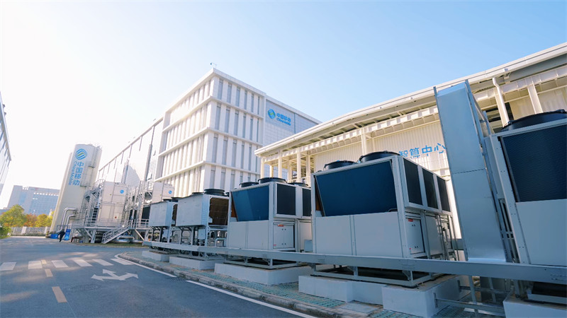 在武汉光谷未来科技城，湖北移动建成华中区域最大规模“智算工厂”。