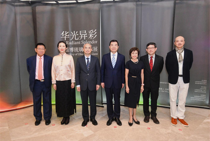 “华光异彩”淄博琉璃艺术展剪彩启动仪式。 活动主办方供图
