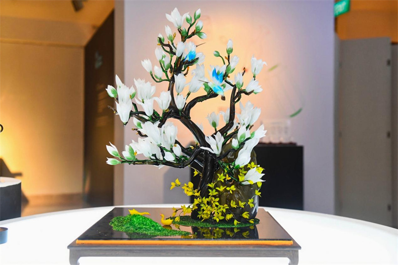 “华光异彩”淄博琉璃艺术展现场展品。 活动主办方供图